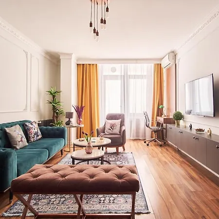 Modern & Cozy Close To Center اسطنبول