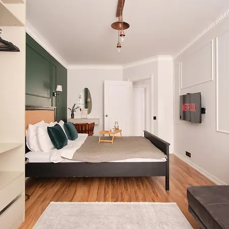 شقة Modern & Cozy Close To Center اسطنبول