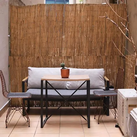 Modern & Cozy Close To Center اسطنبول