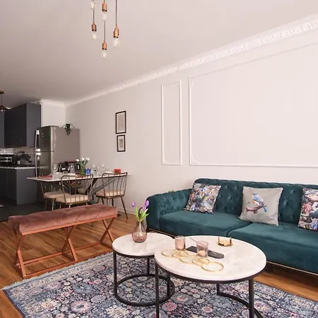Apartment Modern & Cozy Close To Center