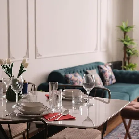 아파트 Modern & Cozy Close To Center *